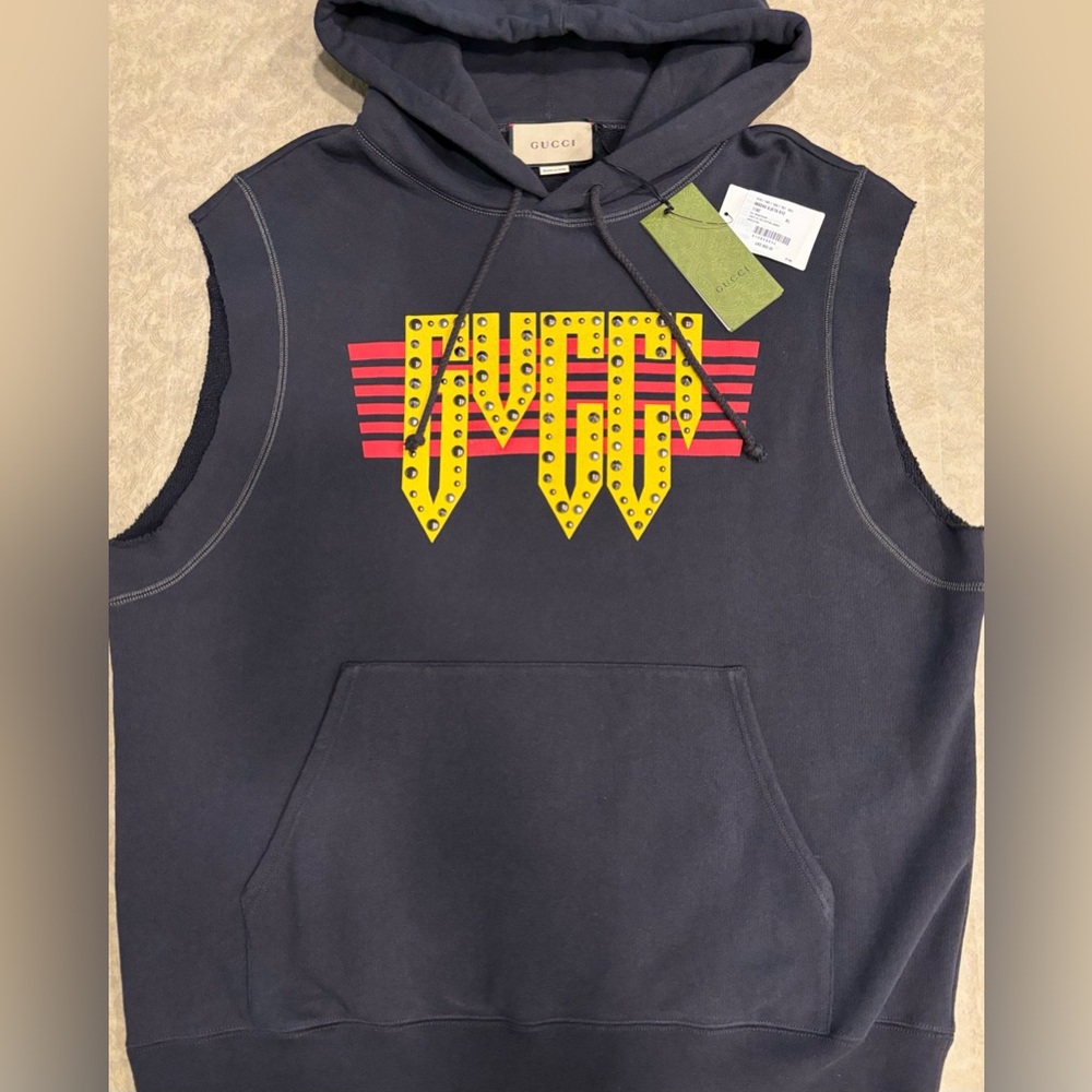Gucci Logo Printed Sleeveless Hoodie